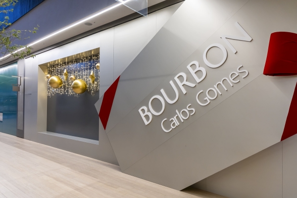Moinhos Shopping e Bourbon Carlos Gomes celebram Natal  com decorações exclusivas e ações temáticas 